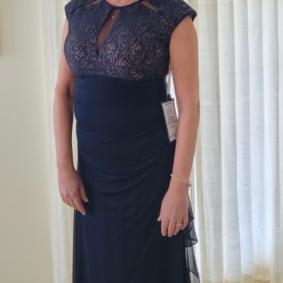 Betsy Adam Formal Dress - Picture 1 of 6